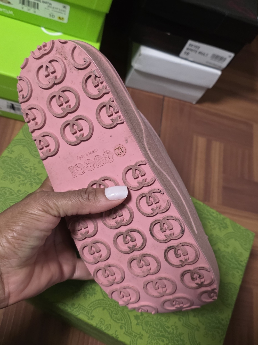 Gucci Pink Glitter Logo Slide Sandal - Picture 4 of 4